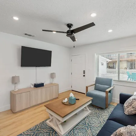 Beachfront Stay With Pool Access Bluefish 3